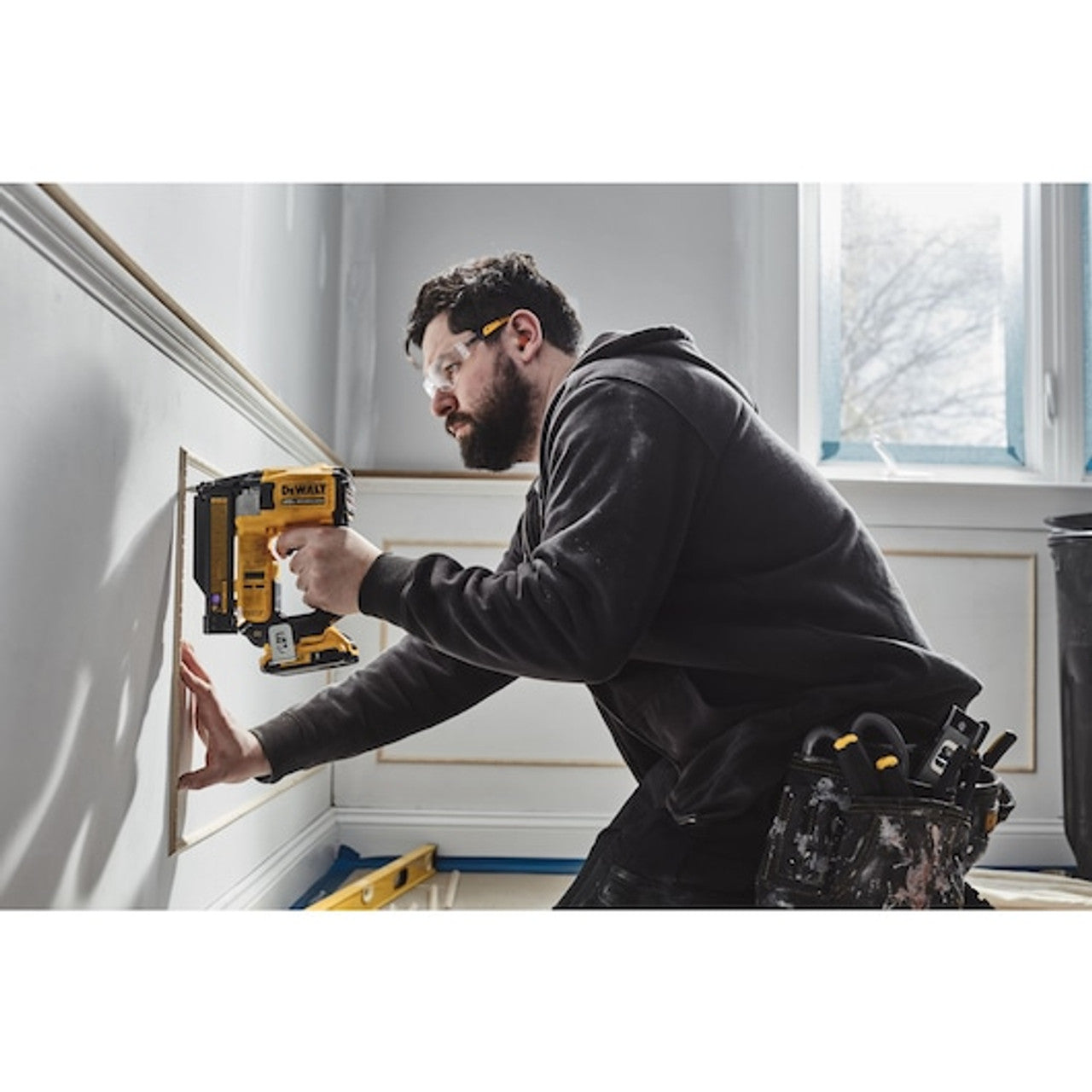 Like New - DEWALT 20-Volt MAX Lithium-Ion Cordless 23-Gauge Pin Nailer Kit with 2.0 Ah Battery Pack and Charger - DCN623D1