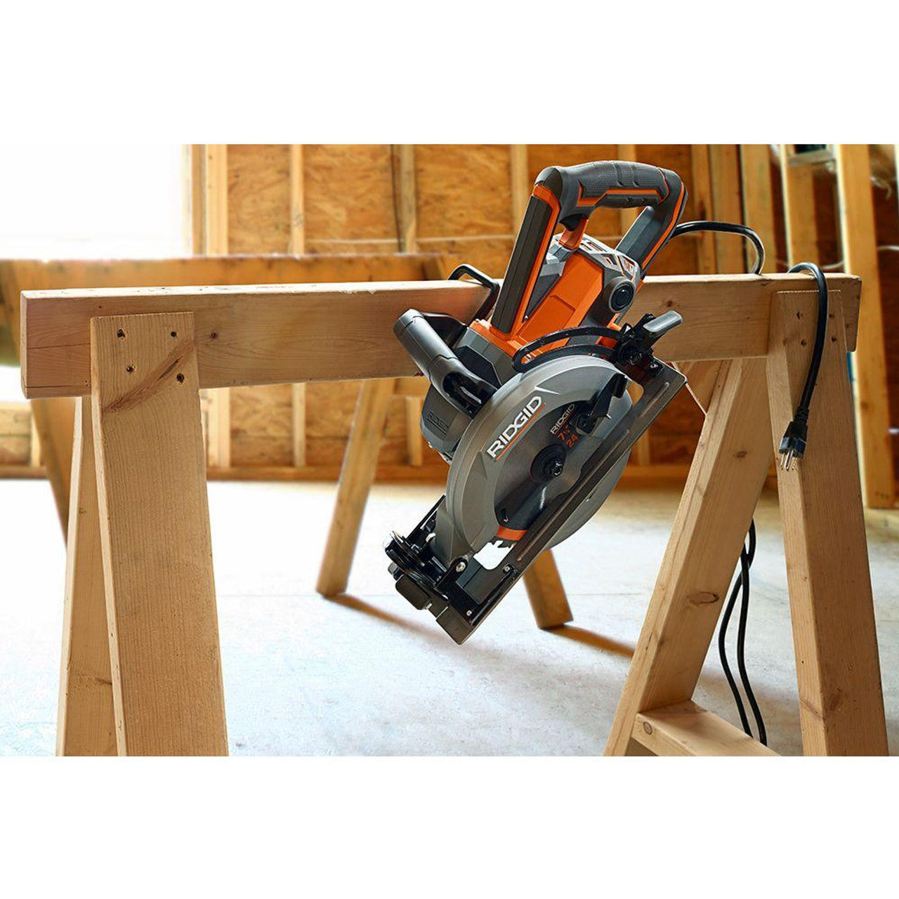 Like New - RIDGID THRUCOOL 7-1/4 in. Worm Drive Corded Circular Saw R32104