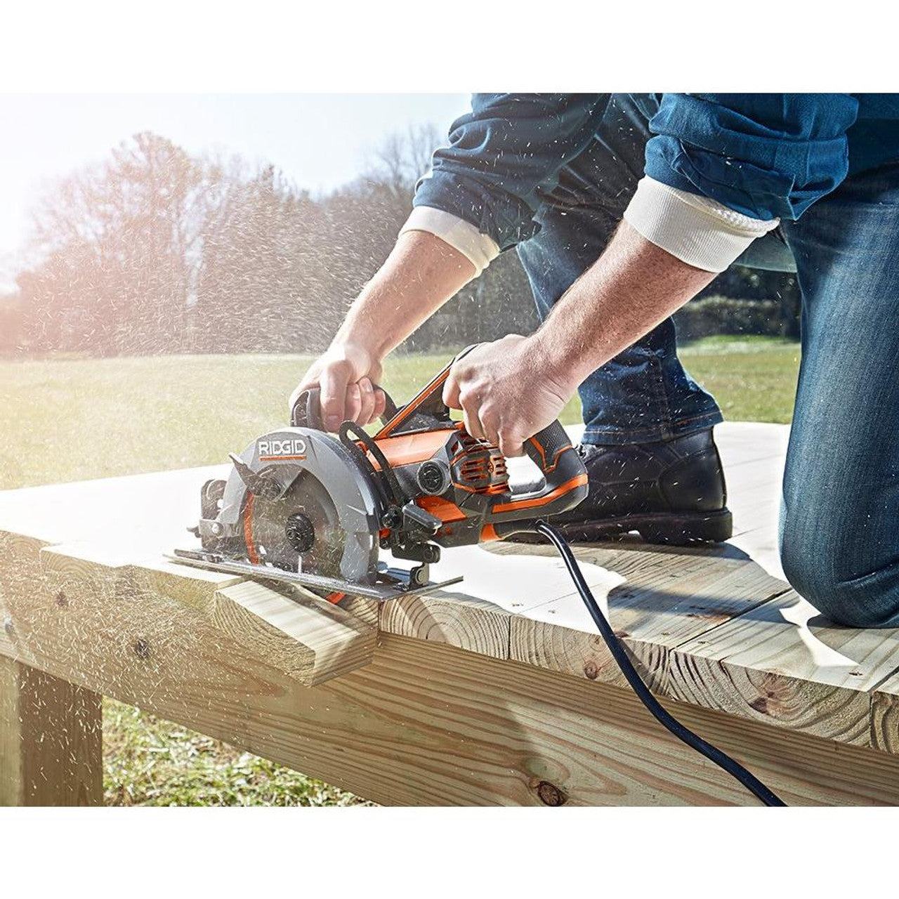 Like New - RIDGID THRUCOOL 7-1/4 in. Worm Drive Corded Circular Saw R32104