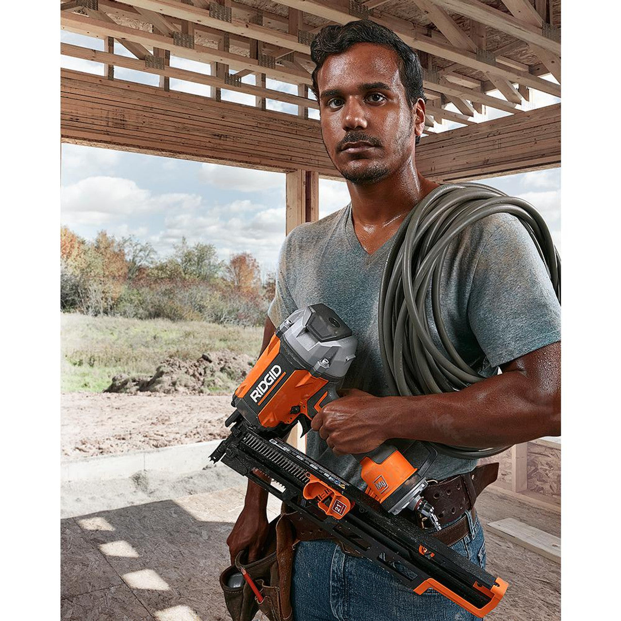 Like New -  RIDGID R350RHF 21 Degree 3-1/2 in. Round-Head Framing Nailer